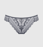 The Cassiopee collection is the newest invisible seamless offering from Empreinte. The shimmering bold embroidery was developed over two years, taking great care to perfect this beautiful range. Pair with a matching seamless bra. 