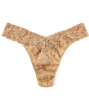HANKY PANKY Signature Lace® Original Rise Thong - Suntan