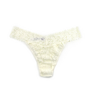 HANKY PANKY Signature Lace® Original Rise Thong - Marshmallow