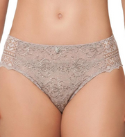 The Cassiopee collection is the newest invisible seamless offering from Empreinte. The shimmering bold embroidery was developed over two years, taking great care to perfect this beautiful range. Pair with a matching seamless bra. 