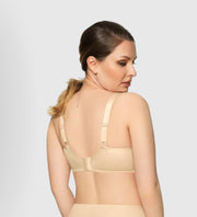Virginia by Corin is the perfect t-shirt bra. This new generation bra with its ultra light 3D spacer foam perfectly adapts to shape of the breast is very light, providing excellent support and is pleasant to the touch. 